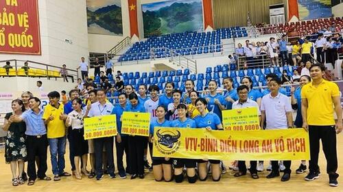 VTV Bình Điền Long An vô địch cúp Hoa Lư-Bình Điền, Tràng An Ninh Bình làm nức lòng khán giả nhà