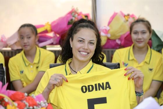 Odina Aliyeva và chiếc áo đấu số 5 của mình cho mùa bóng 2023 ảnh 8